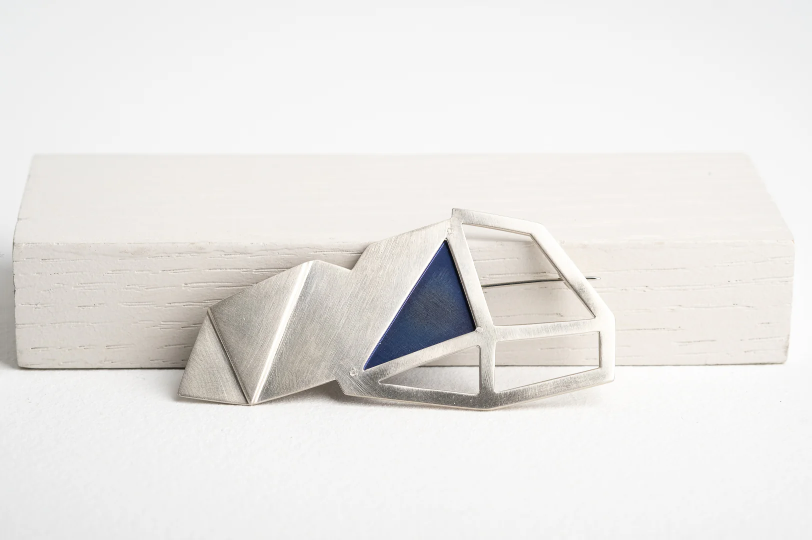 Adelaide Festival Centre 50th Anniversary Brooch - Image 4