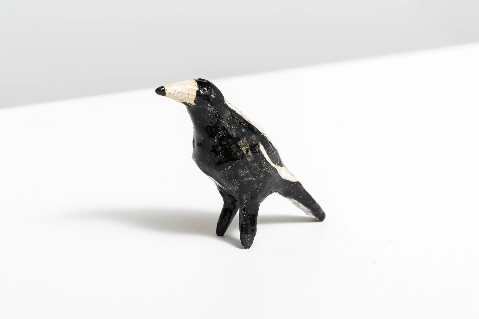 Ceramic Magpie - Image 2
