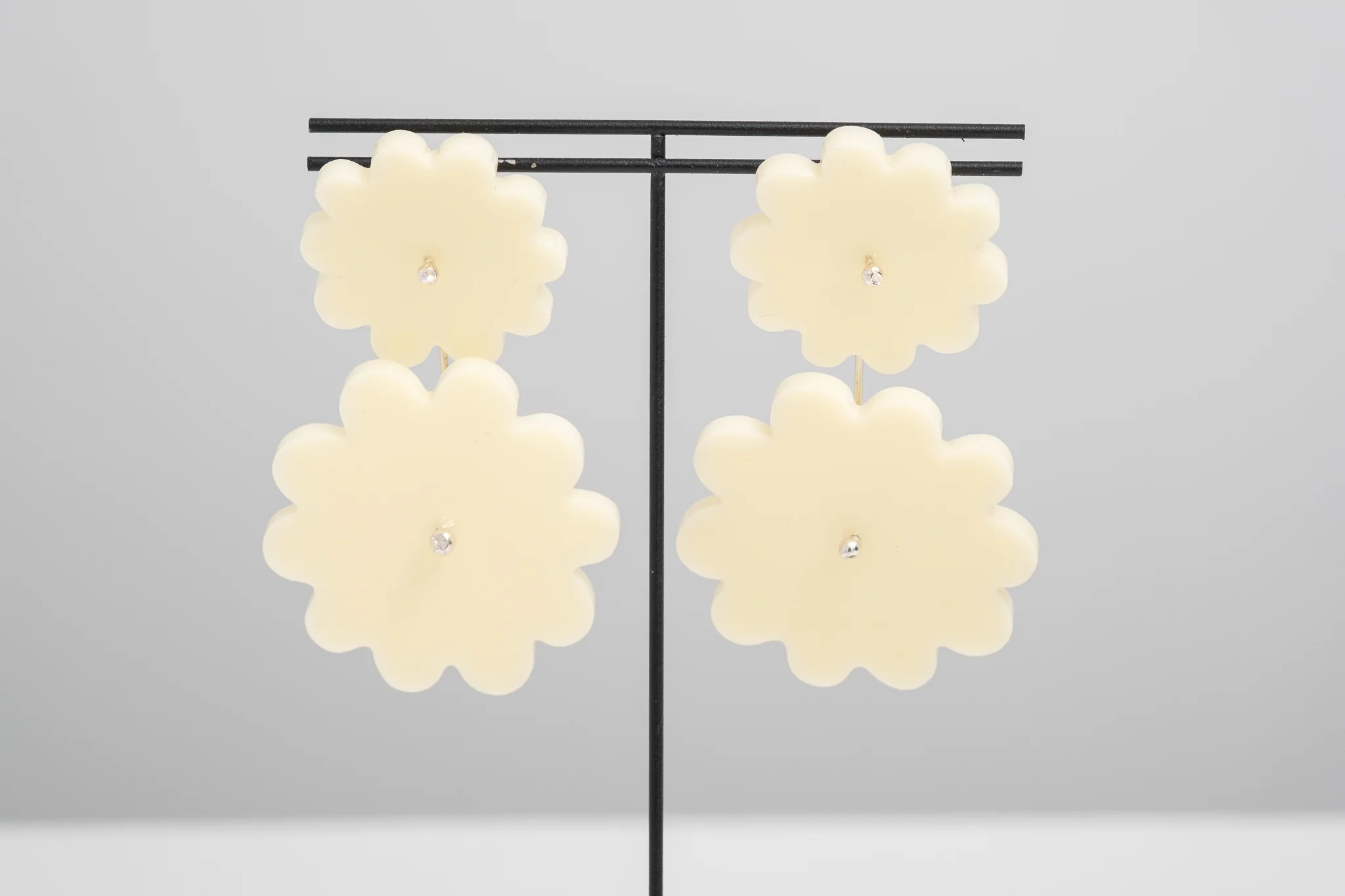 Hill's Daisy Large Earrings